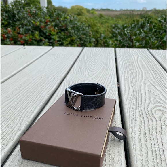 π¦ Louis Vuitton Monogram Eclipse Bracelet - Picture 14 of 14